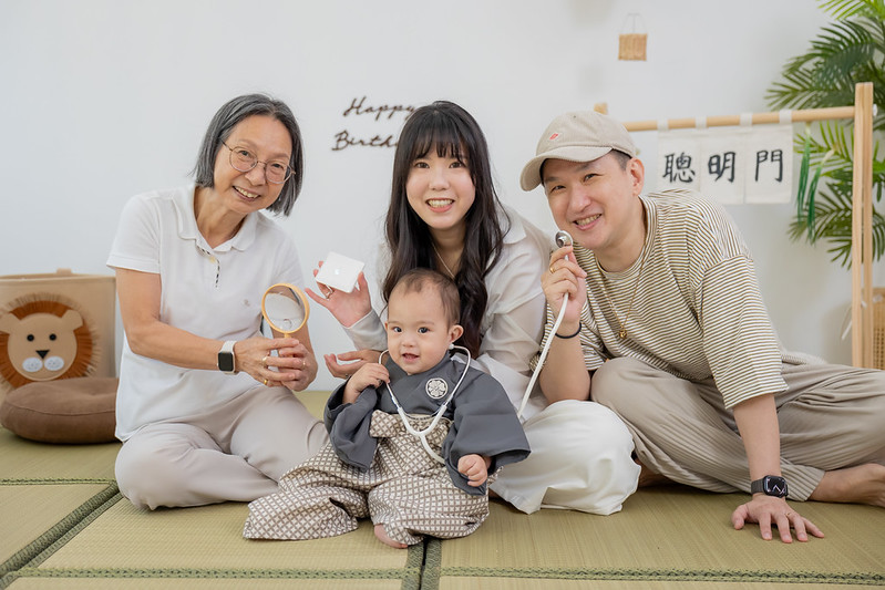 抓周寫真,親子攝影,親子寫真,抓周攝影推薦,抓周儀式,日式抓周,一歲抓周,寶寶抓周道具,抓周流程,中式抓周