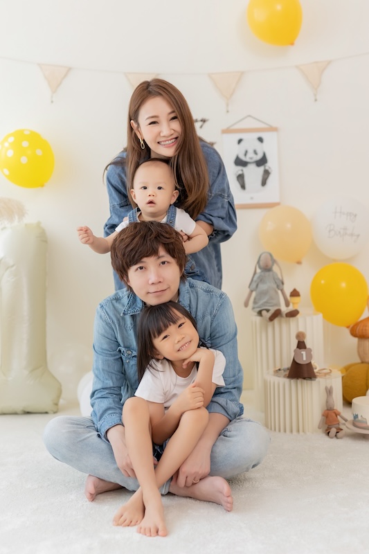 兒童寫真,親子寫真,親子攝影推薦,親子攝影,兒童棚拍寫真,親子穿搭,台北親子攝影,親子照,親子寫真價格,全家福,全家福寫真11