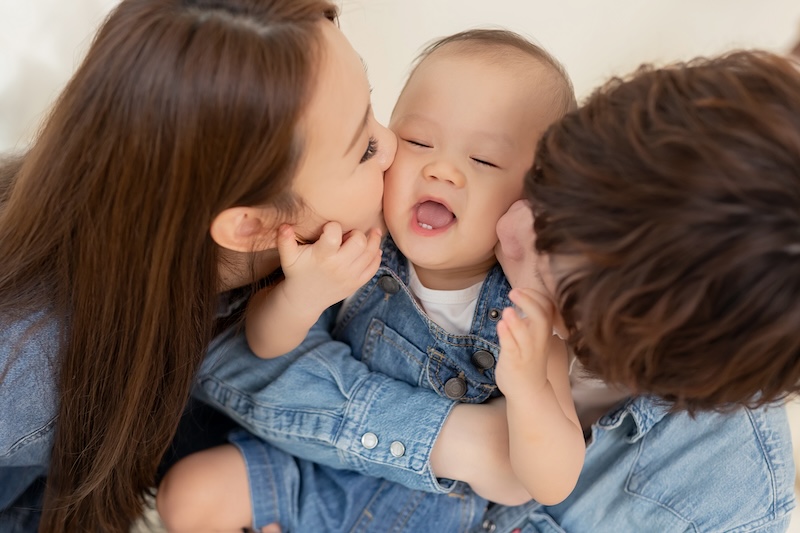 兒童寫真,親子寫真,親子攝影推薦,親子攝影,兒童棚拍寫真,親子穿搭,台北親子攝影,親子照,親子寫真價格,全家福,全家福寫真
