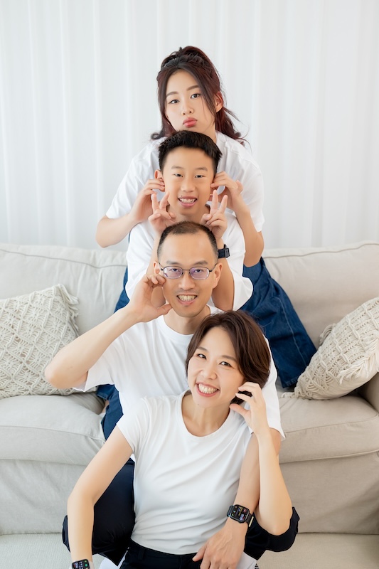 台北全家福,全家福照,多人全家福,家庭寫真,親子家庭,家族團聚照,全家福照片價格,三代同堂,全家福寫真方案