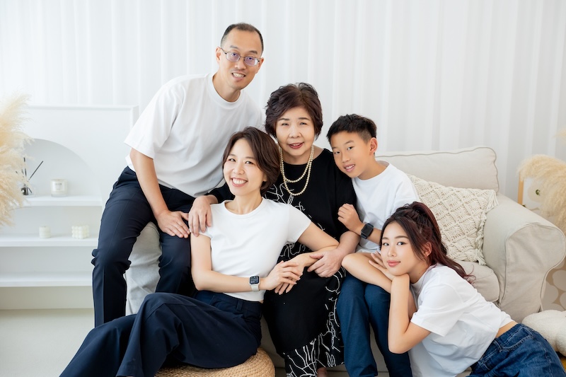 台北全家福,全家福照,多人全家福,家庭寫真,親子家庭,家族團聚照,全家福照片價格,三代同堂,全家福寫真方案