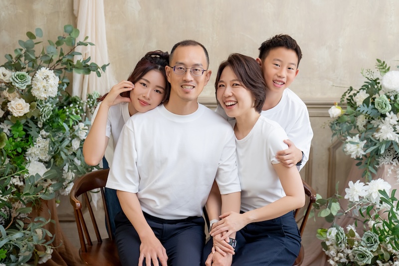 台北全家福,全家福照,多人全家福,家庭寫真,親子家庭,家族團聚照,全家福照片價格,三代同堂,全家福寫真方案
