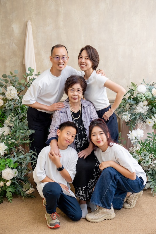 台北全家福,全家福照,多人全家福,家庭寫真,親子家庭,家族團聚照,全家福照片價格,三代同堂,全家福寫真方案