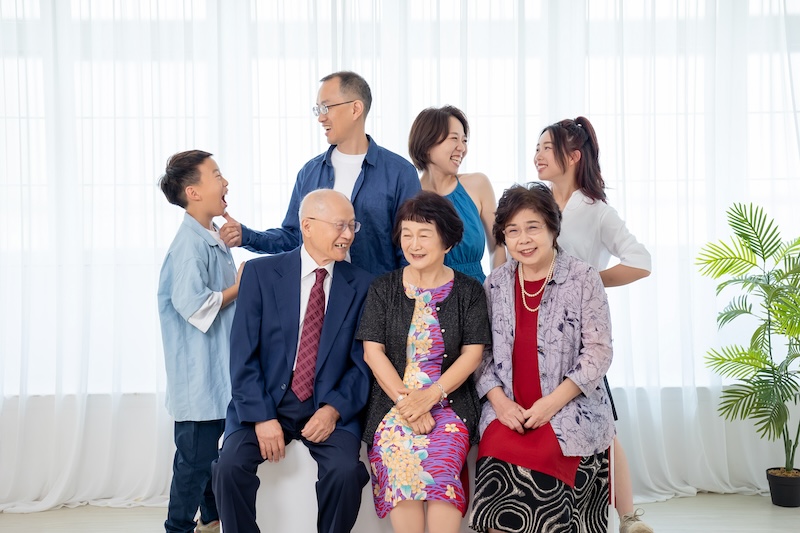 台北全家福,全家福照,多人全家福,家庭寫真,親子家庭,家族團聚照,全家福照片價格,三代同堂,全家福寫真方案