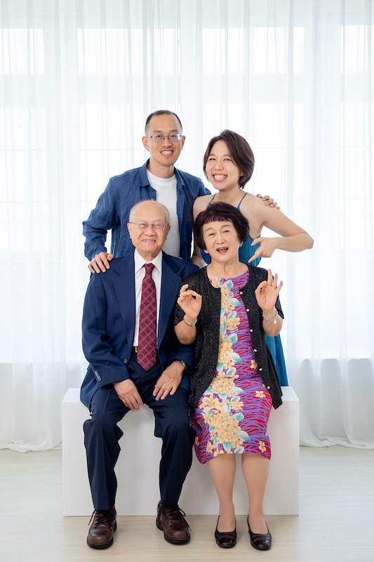 台北全家福,全家福照,多人全家福,家庭寫真,親子家庭,家族團聚照,全家福照片價格,三代同堂,全家福寫真方案