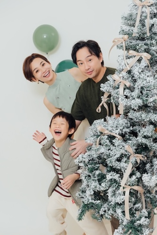 台北全家福攝影,全家福,親子寫真推薦,家庭照,親子照,親子寫真價格,全家福拍照台北,兒童攝影,全家福拍照台北,兒童攝影
