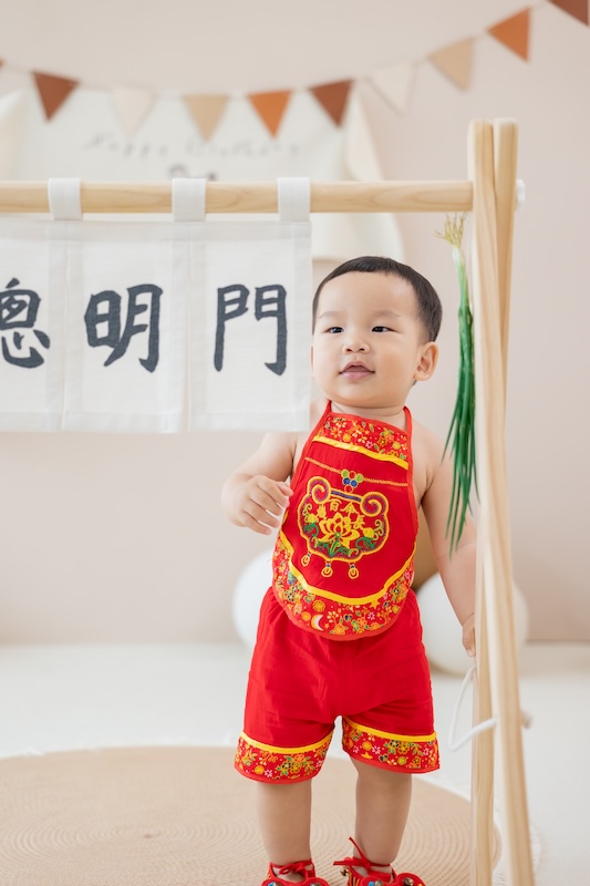 週歲寫真,寶寶抓周,抓周場地,中式抓周,親子寫真,生日紀錄,週歲佈置,親子攝影,全家福,台北抓周推薦