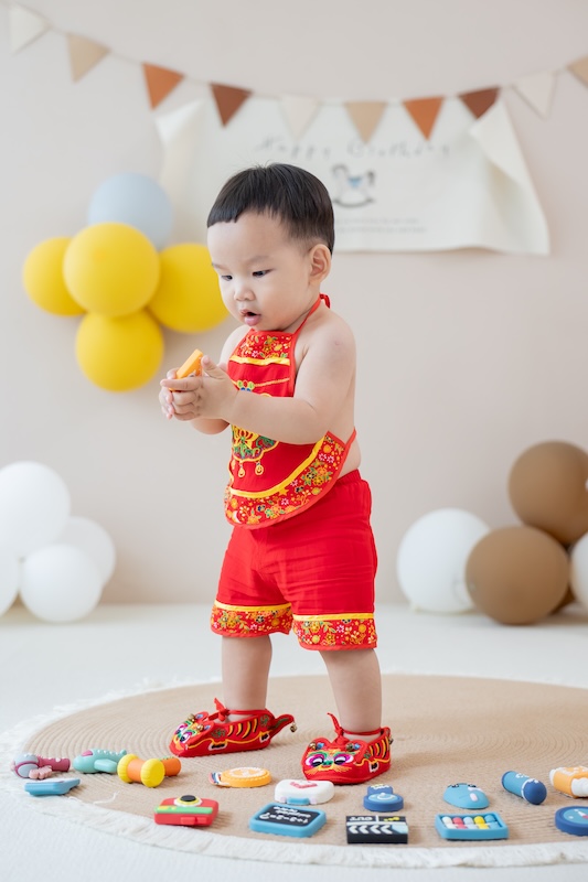 週歲寫真,寶寶抓周,抓周場地,中式抓周,親子寫真,生日紀錄,週歲佈置,親子攝影,全家福,台北抓周推薦