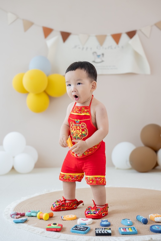 週歲寫真,寶寶抓周,抓周場地,中式抓周,親子寫真,生日紀錄,週歲佈置,親子攝影,全家福,台北抓周推薦