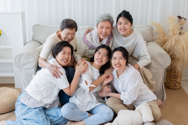台北全家福,母女寫真,姊妹寫真,家庭寫真推薦,全家福紀念照,溫馨寫真,家庭攝影,自然互動,攝影推薦