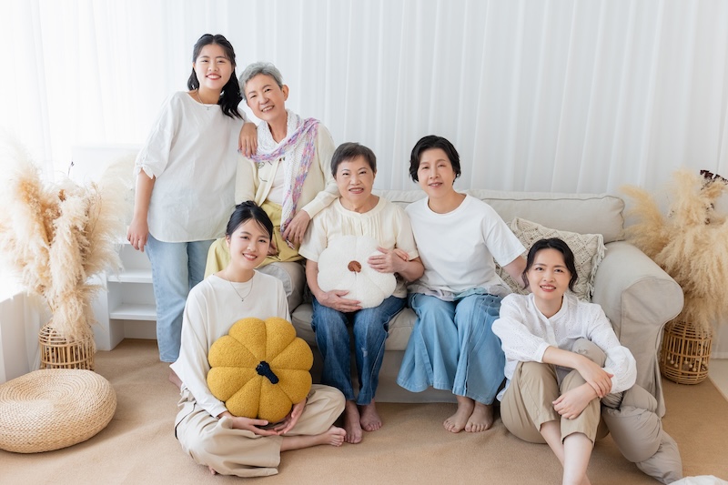 台北全家福,母女寫真,姊妹寫真,家庭寫真推薦,全家福紀念照,溫馨寫真,家庭攝影,自然互動,攝影推薦